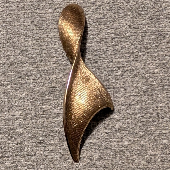 Monet Vintage Statement Pin Brooch Gold Tone Abstract Chunky Signed Modernist - Picture 2 of 5